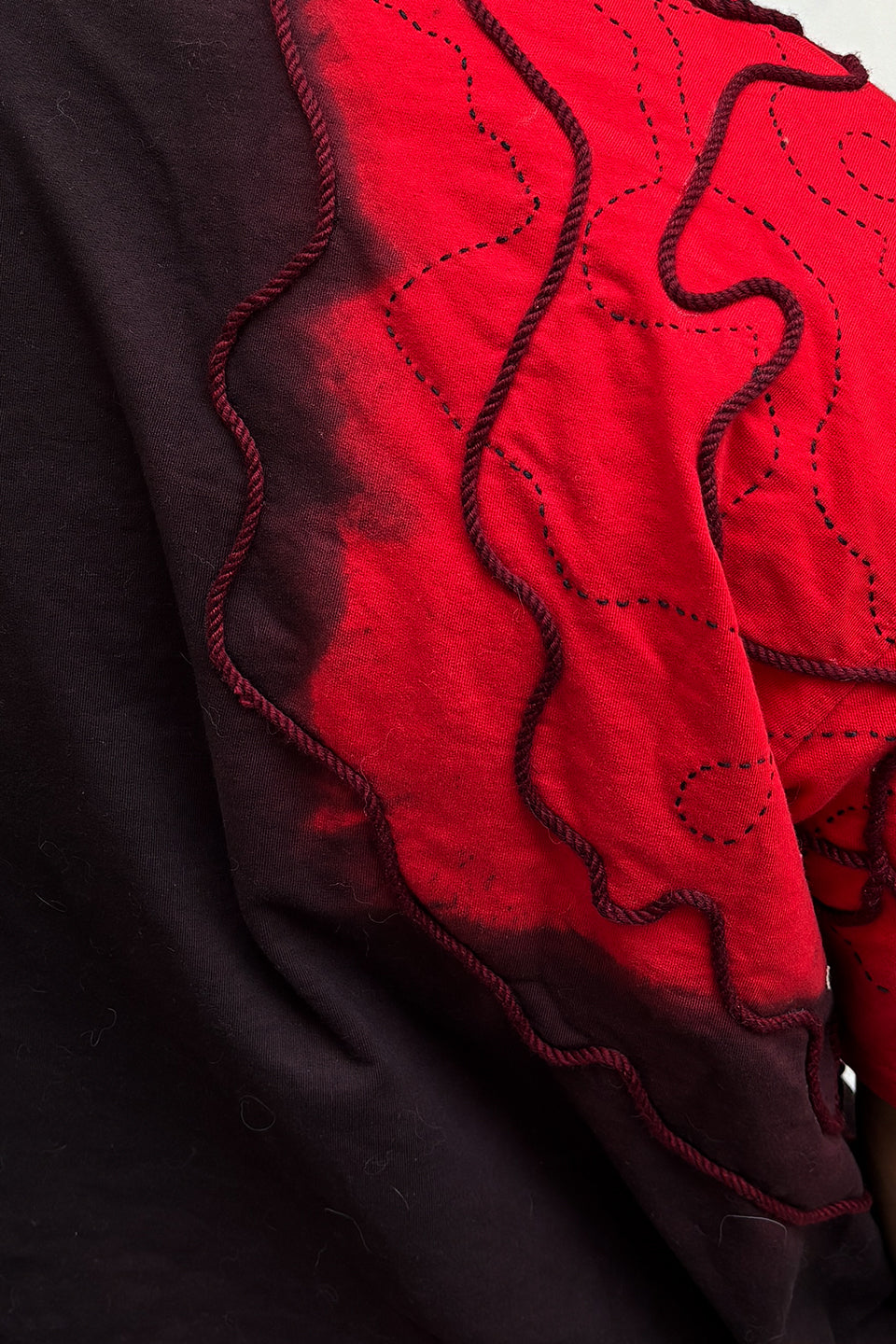The Vein Flow Graphic T-Shirt (Black Red Edition)